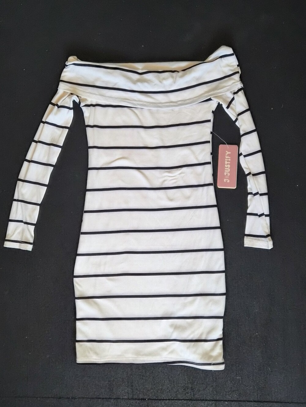 Justify Off-Shoulder White Dress with Black Stripes Bodycon Long Sleeve Tshirt